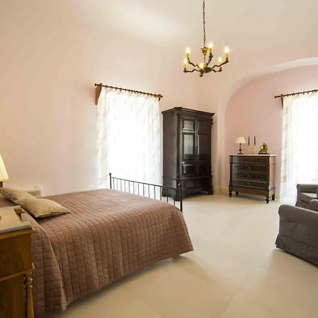 Dimora De Mauro Apart-hotel 4*