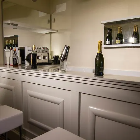 Lejlighedshotel Dimora De Mauro 4*