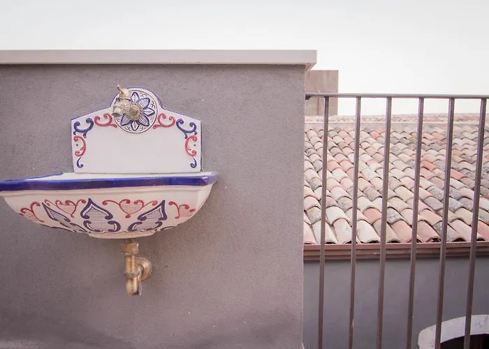 アパートホテル ディモーラ デ マウロ カターニア