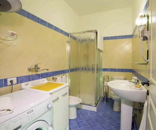 ディモーラ デ マウロ アパートホテル 4*